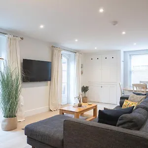  Apartment Spacious 2br Victorian Flat In Cotswolds - Free Parking United Kingdom